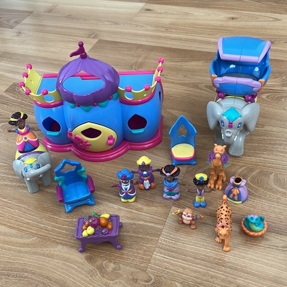 Aladdin and Princess Jasmine Play Set - Picture 3 of 16